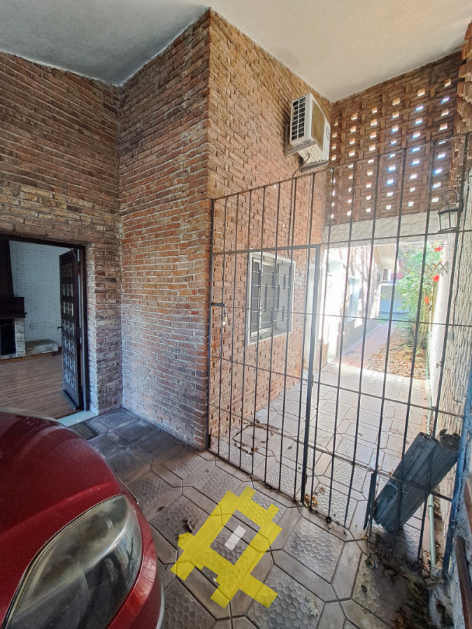 Casa ID.151 - Chalet en Venta barrio California Park