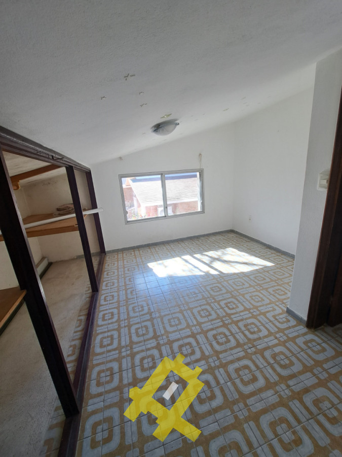 Casa ID.151 - Chalet en Venta barrio California Park