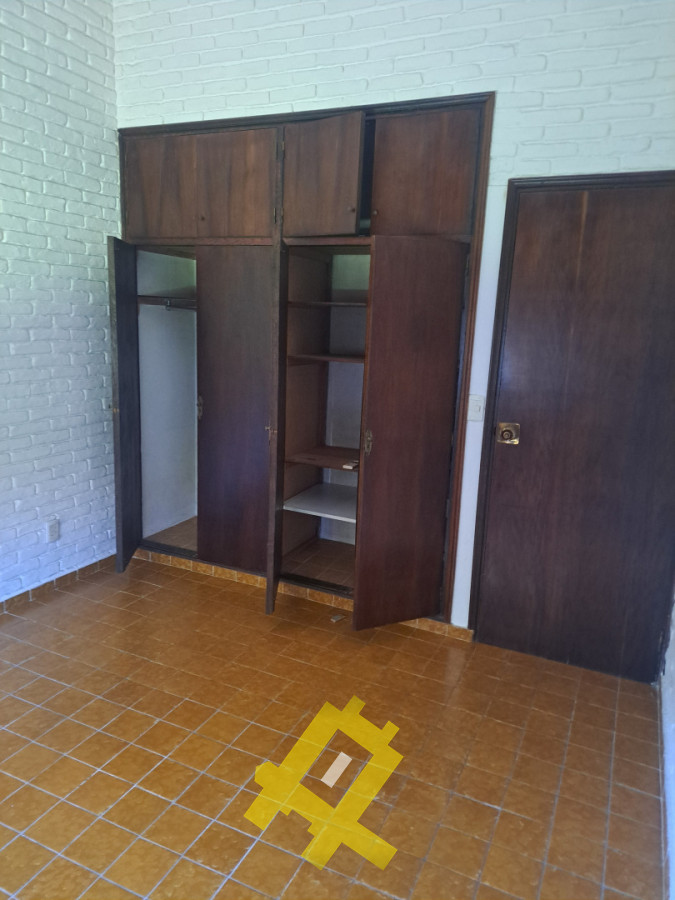 Casa ID.151 - Chalet en Venta barrio California Park