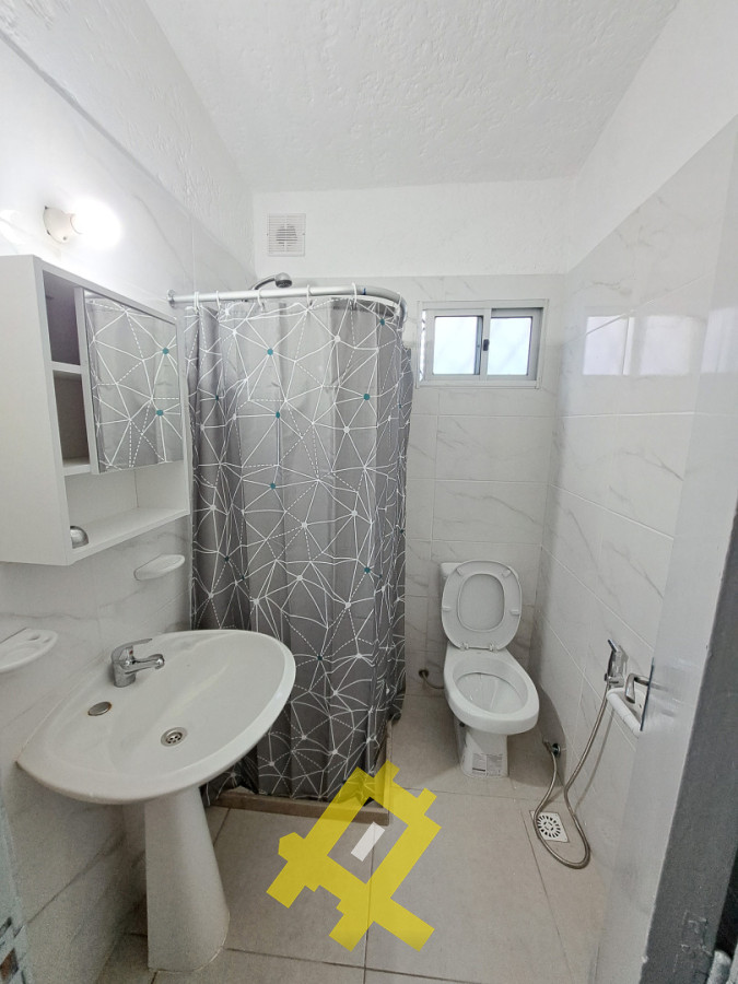 Casa ID.130 - CASA EN ALQUILER ANUAL EN BARRIO ODIZZIO