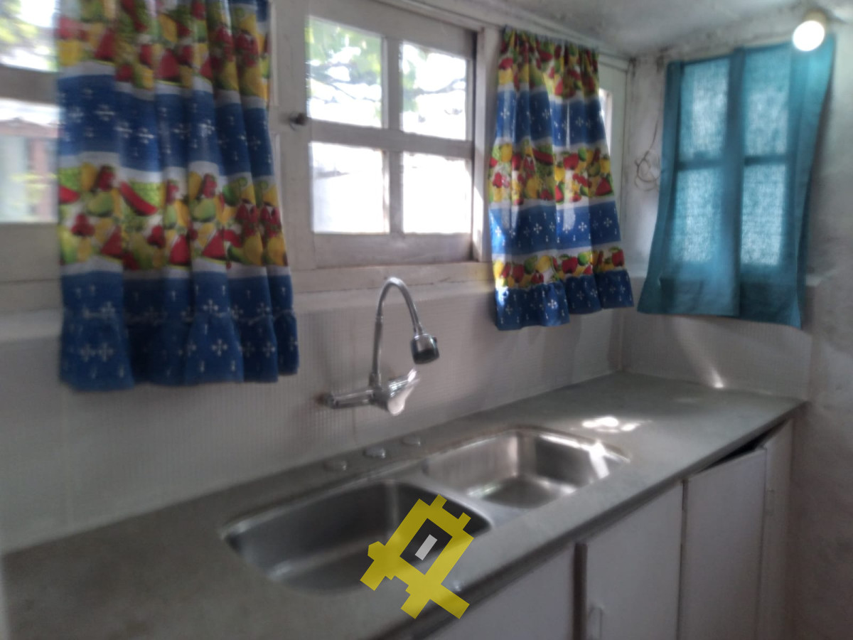 Casa ID.116 - Casa en Barrio Sarubi