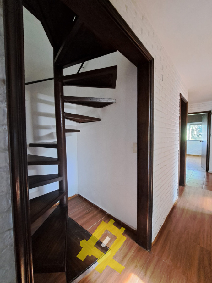 Casa ID.151 - Chalet en Venta barrio California Park