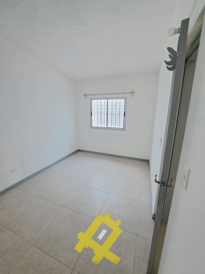 Casa ID.130 - CASA EN ALQUILER ANUAL EN BARRIO ODIZZIO