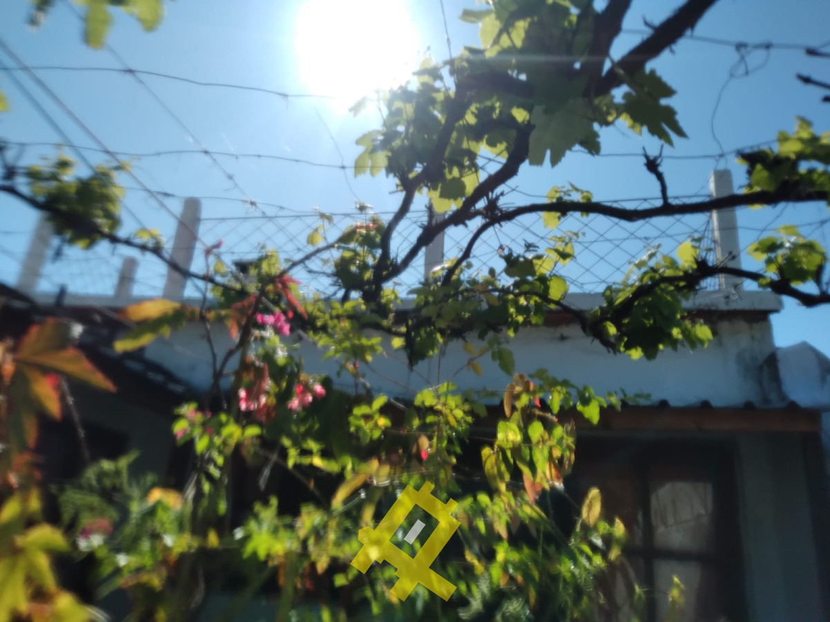 Casa ID.116 - Casa en Barrio Sarubi