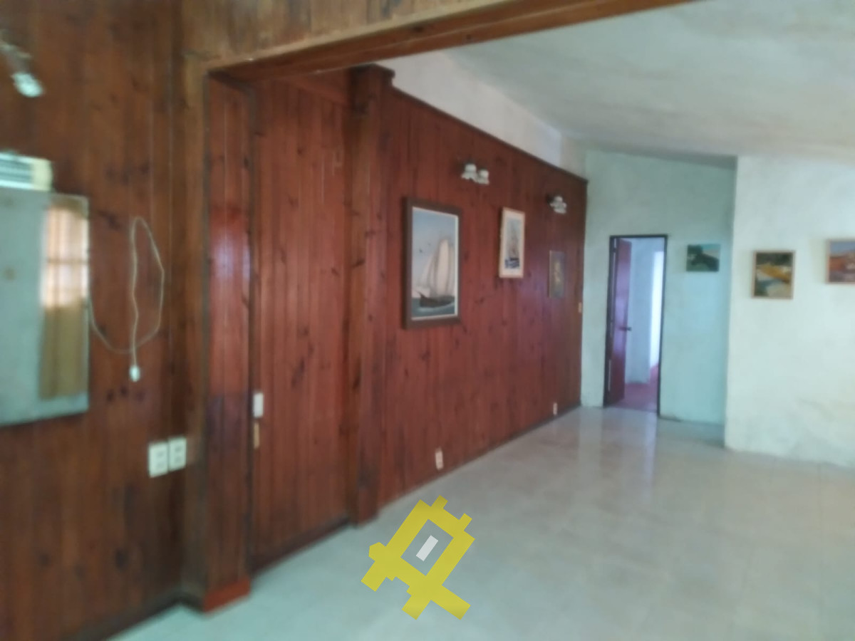 Casa ID.116 - Casa en Barrio Sarubi