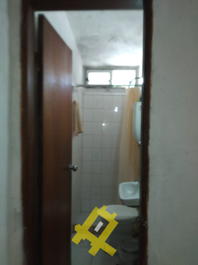 Casa ID.116 - Casa en Barrio Sarubi