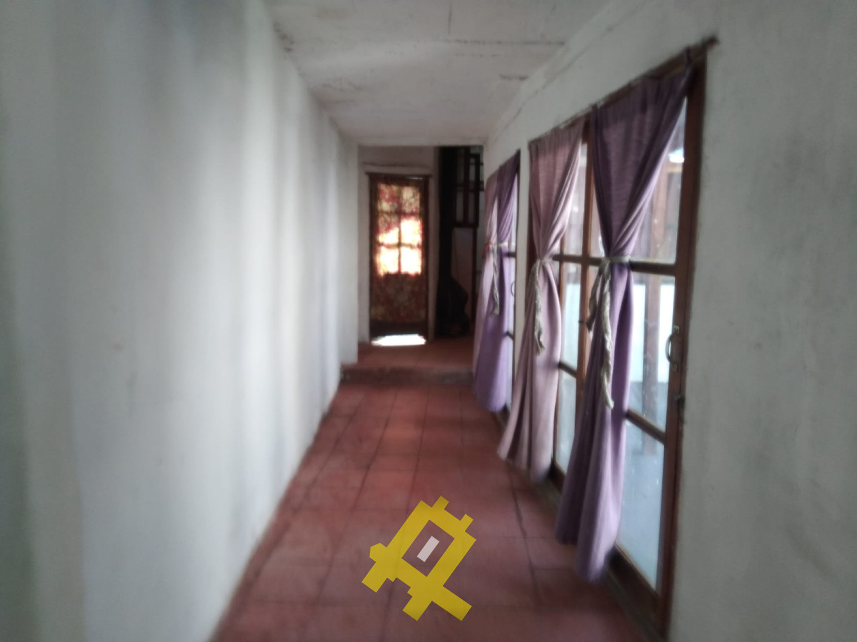 Casa ID.116 - Casa en Barrio Sarubi