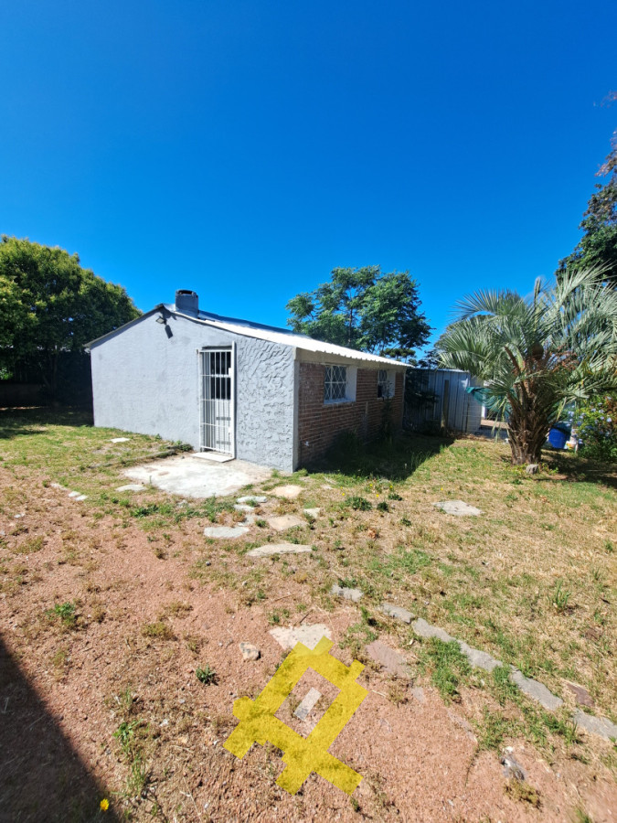 Casa ID.133 - CASA EN ALQUILER ANUAL BARRIO IPORÁ