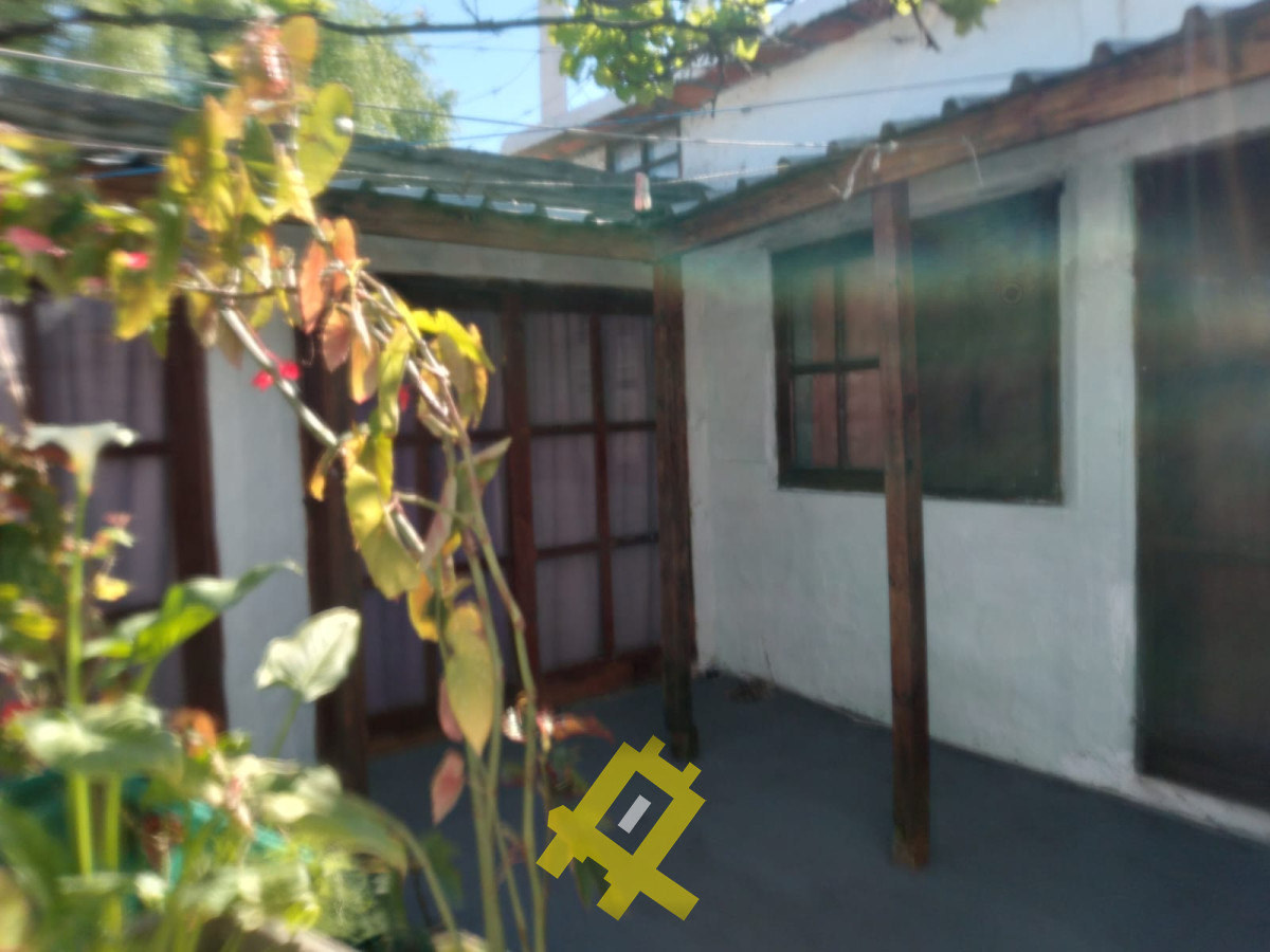 Casa ID.116 - Casa en Barrio Sarubi