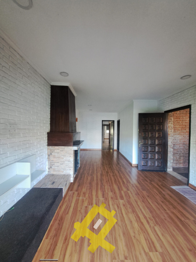 Casa ID.151 - Chalet en Venta barrio California Park