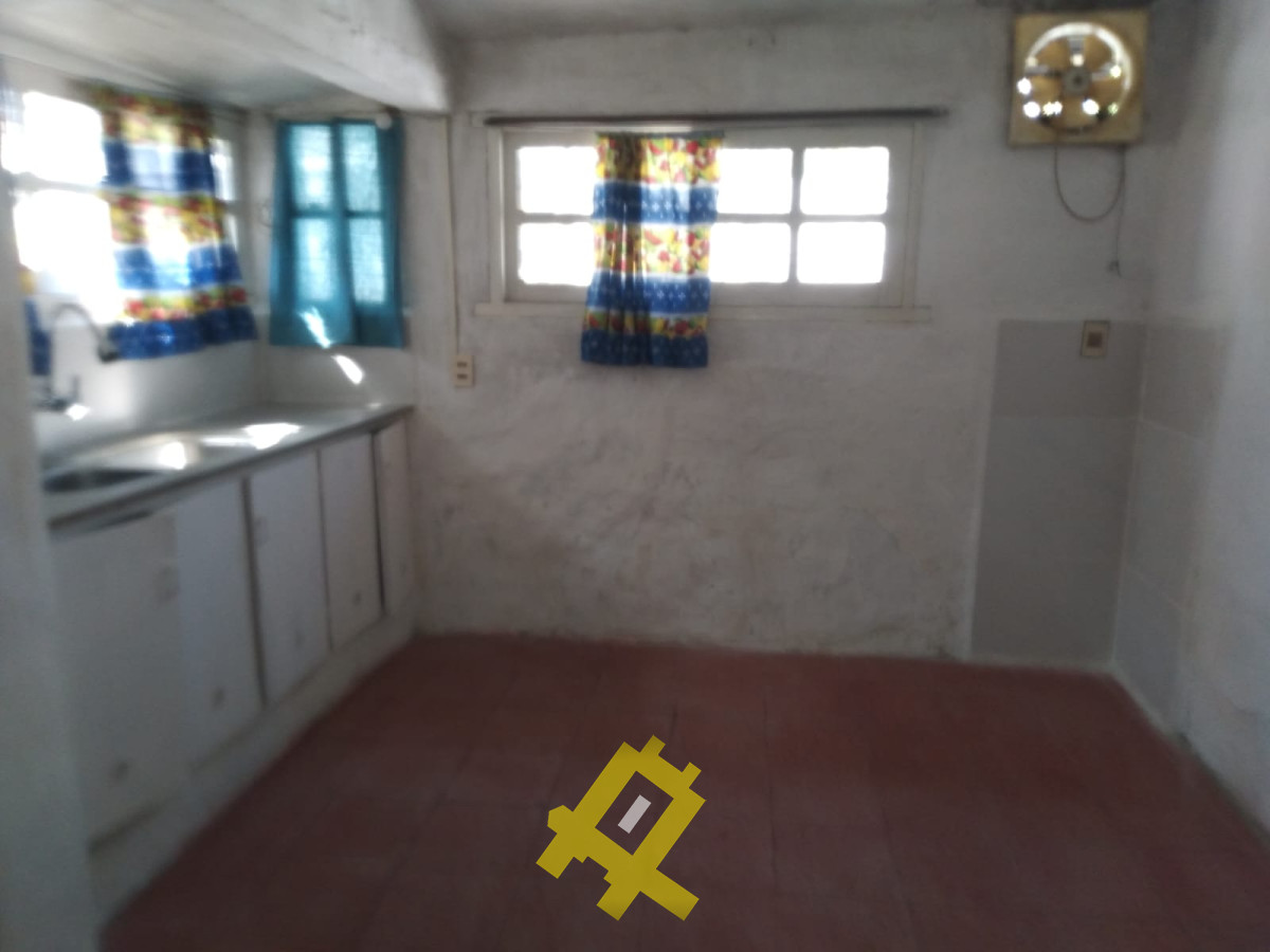 Casa ID.116 - Casa en Barrio Sarubi