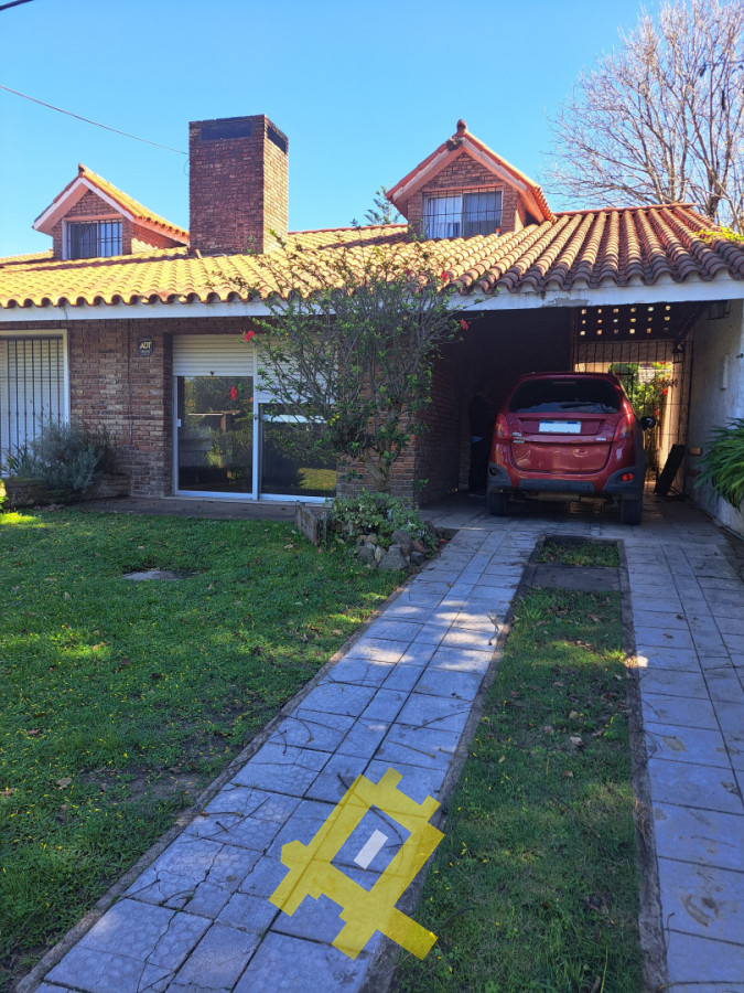 Casa ID.151 - Chalet en Venta barrio California Park