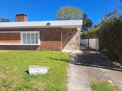 casa en Alquiler Anual en excelente ubicación