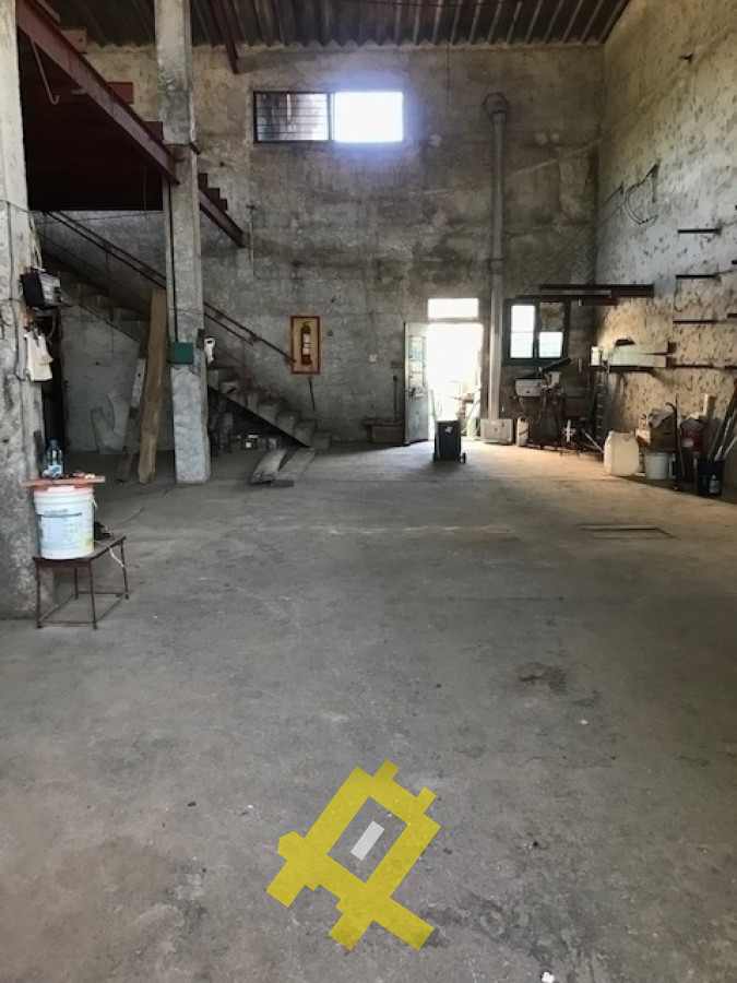 Galpón ID.75 - Deposito  de 270 mt  en ubicación estratégica