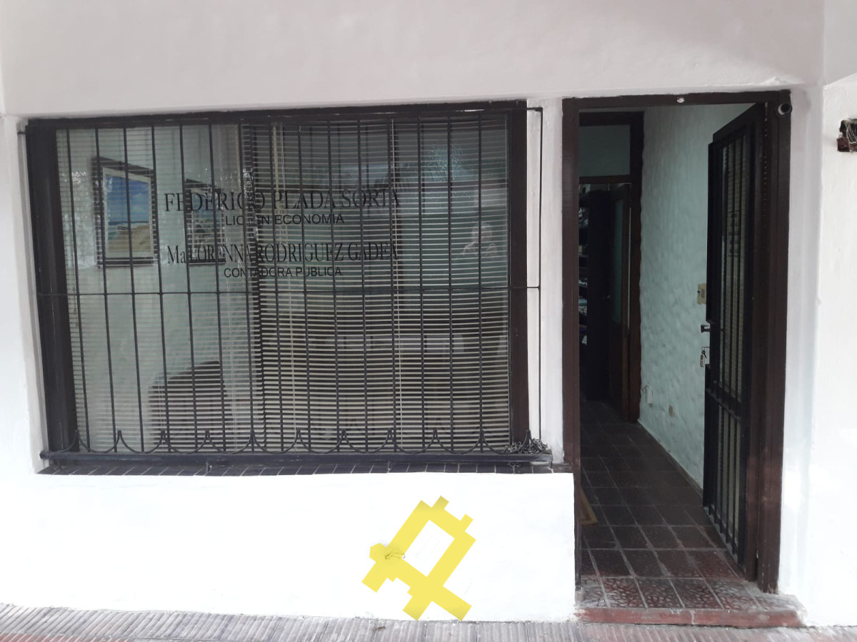 Local Comercial ID.8 - Local comercial centro de Maldonado, ideal para profesionales