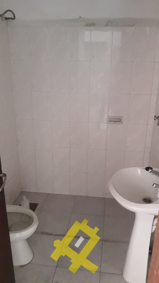 Local Comercial ID.4 - LOCAL EN ALQUILER ANUAL, EN EL CENTRO DE MALDONADO
