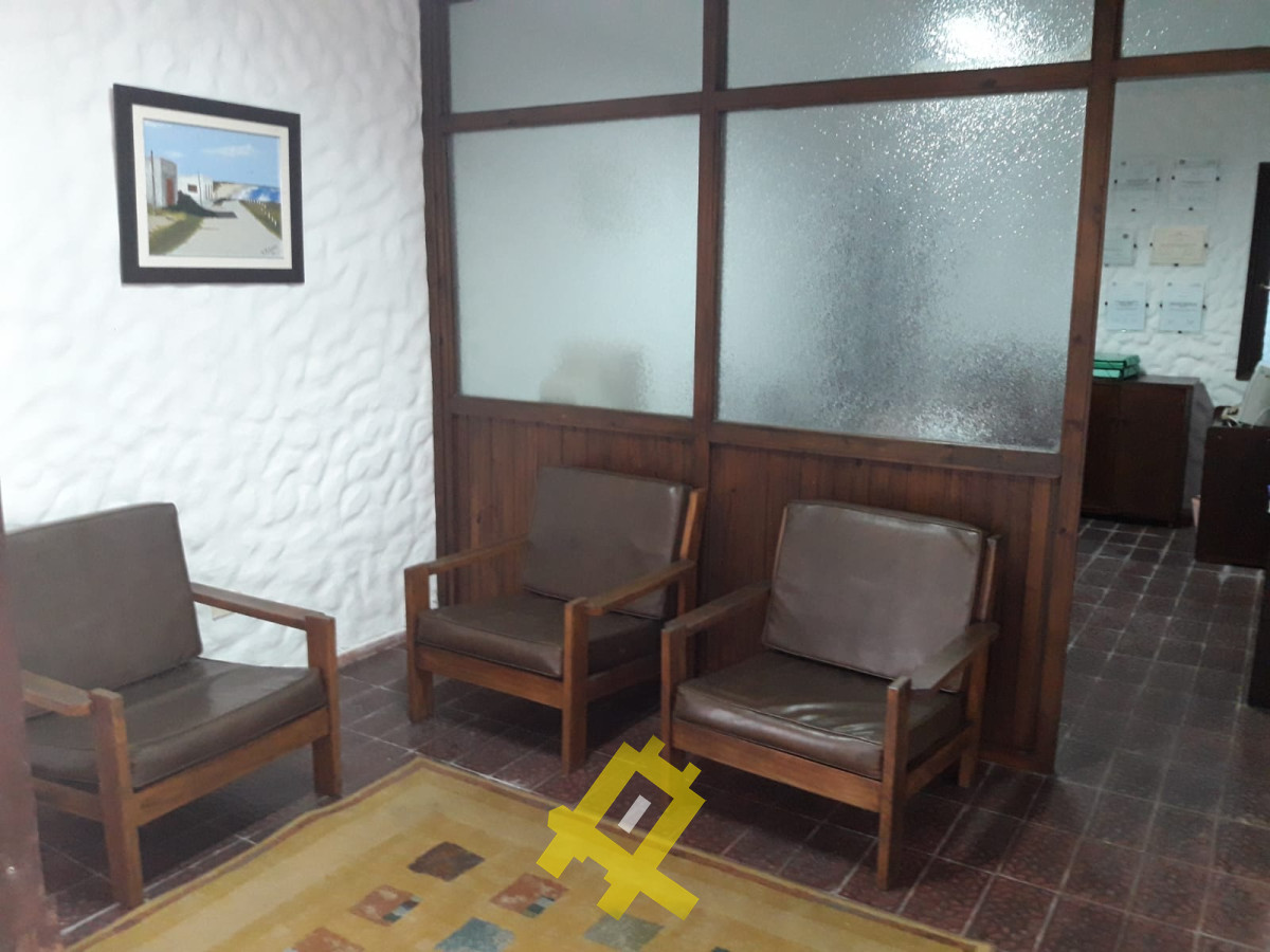 Local Comercial ID.8 - Local comercial centro de Maldonado, ideal para profesionales