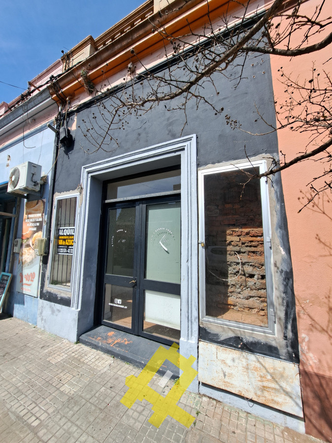 Local Comercial ID.128 - LOCAL EN ALQUILER ANUAL, A METROS PLAZA MALDONADO