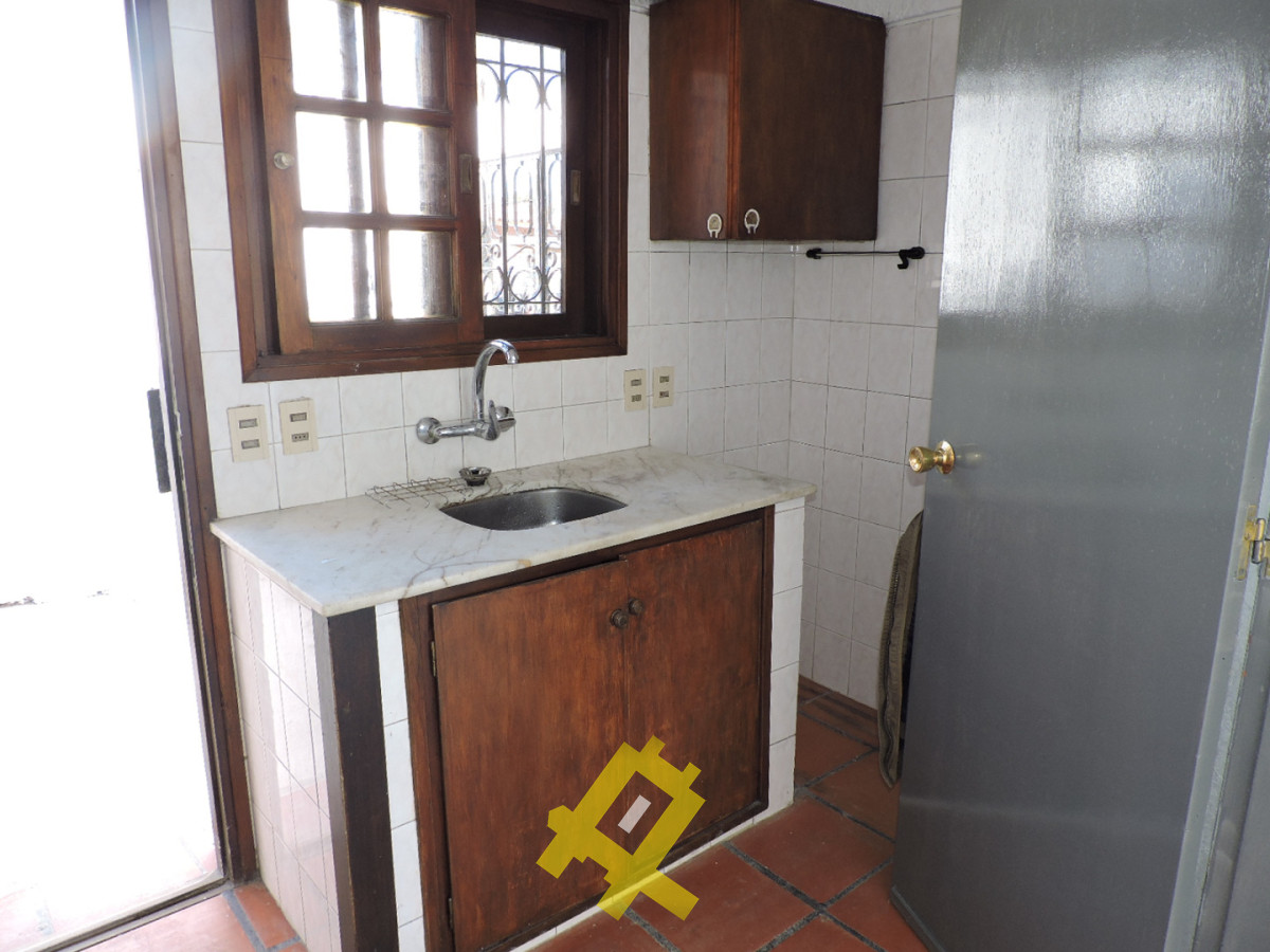 Local Comercial ID.154 - Excelente local esquina Centro de Maldonado