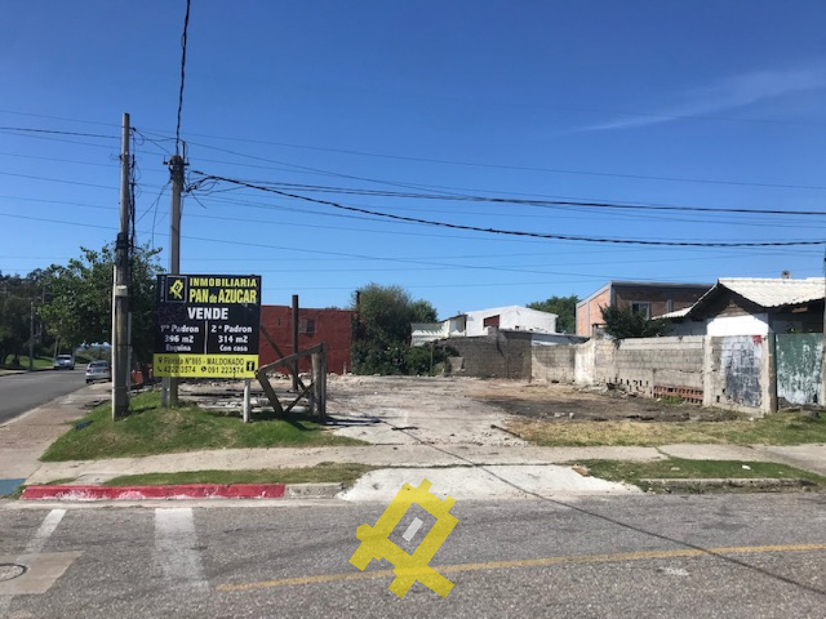 Terreno ID.84 - Importante esquina de Maldonado