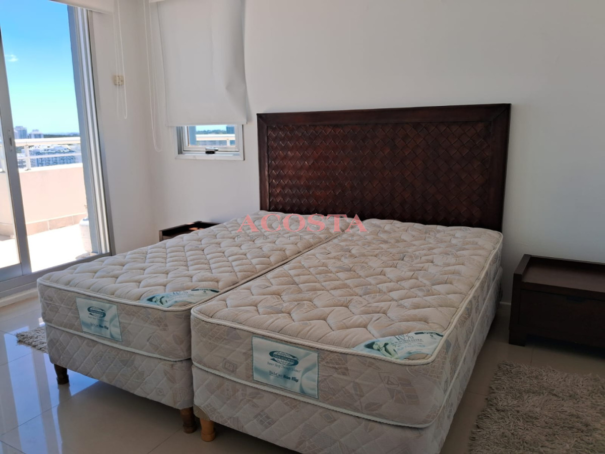 Apartamento ID.152 - pent house en zona de playa brava 