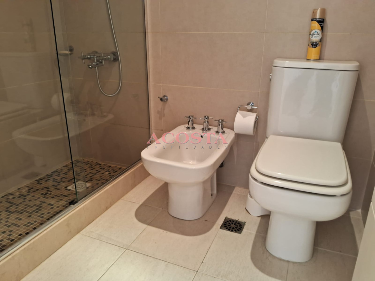 Apartamento ID.152 - pent house en zona de playa brava 
