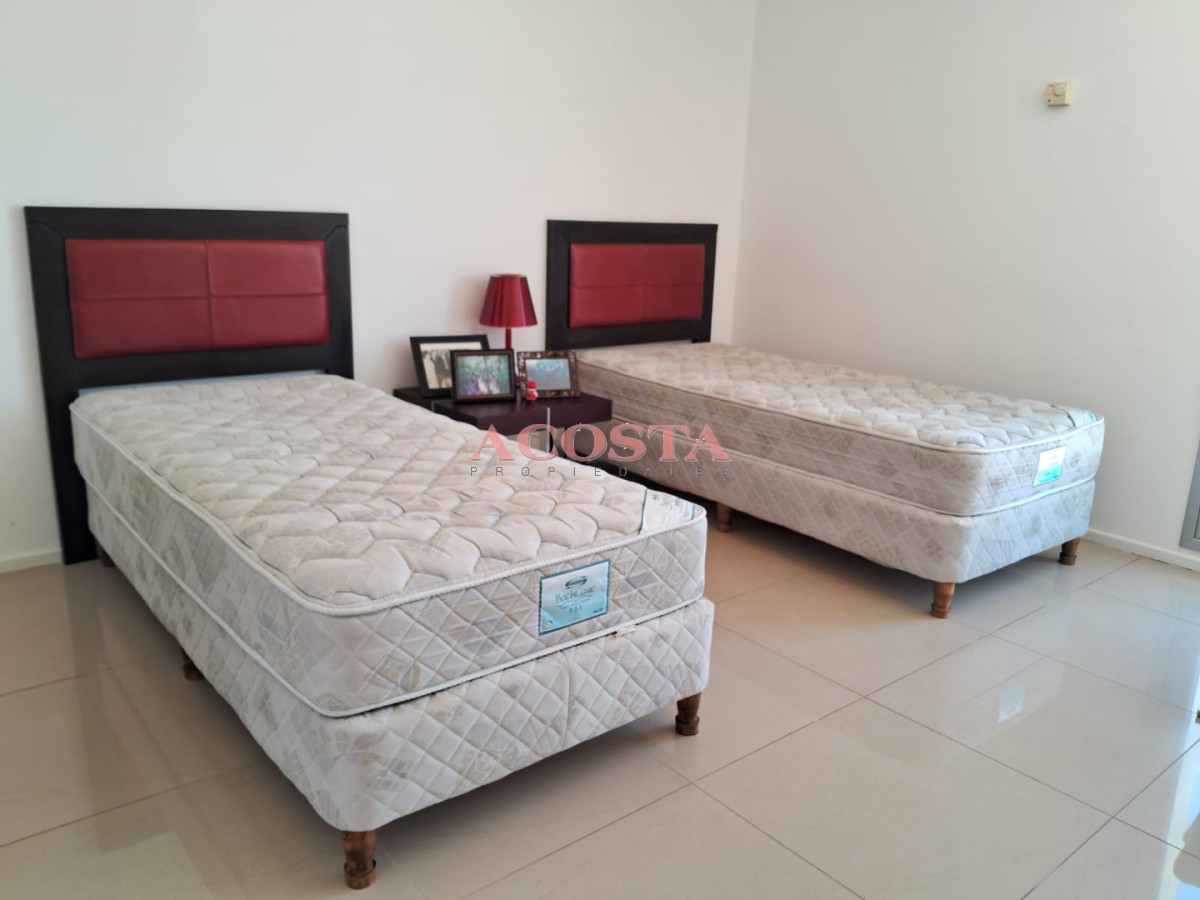 Apartamento ID.152 - pent house en zona de playa brava 