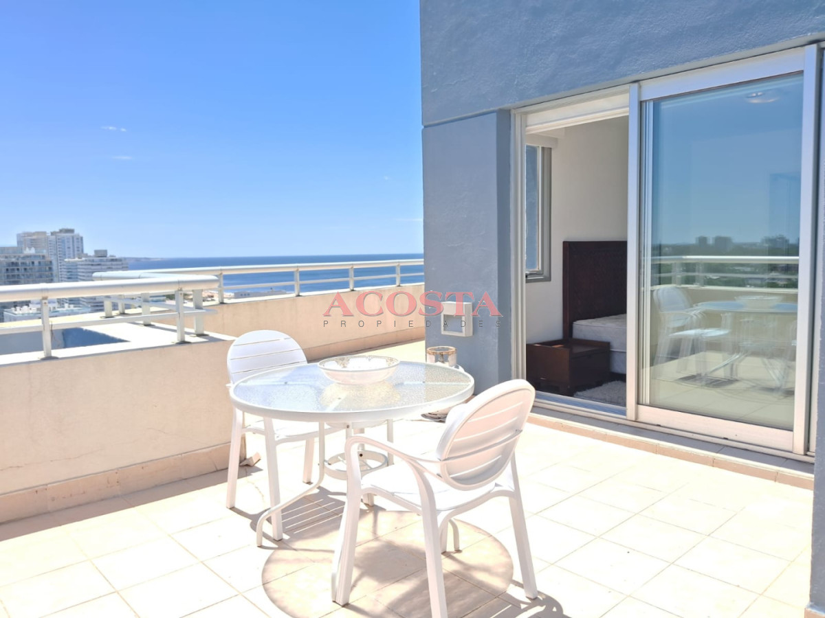 Apartamento ID.152 - pent house en zona de playa brava 