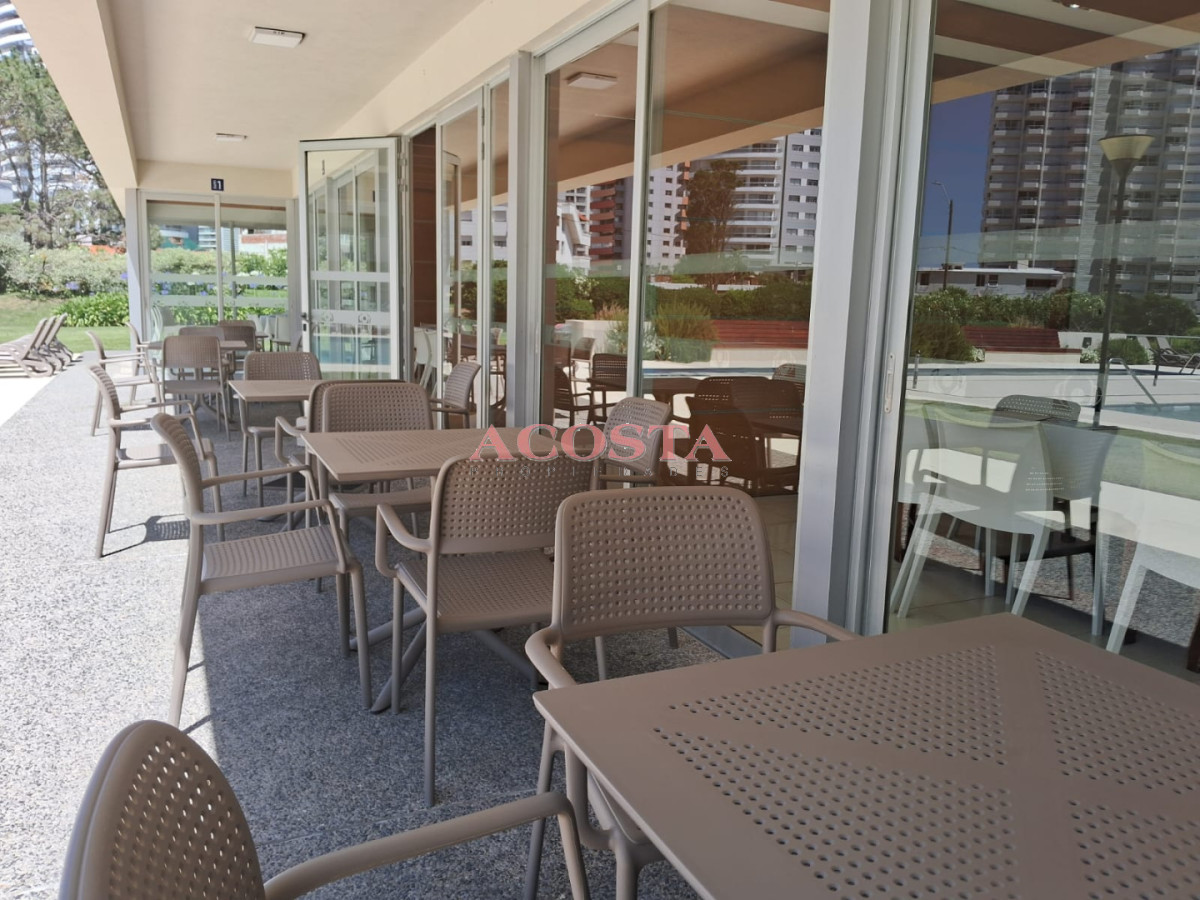 Apartamento ID.152 - pent house en zona de playa brava 