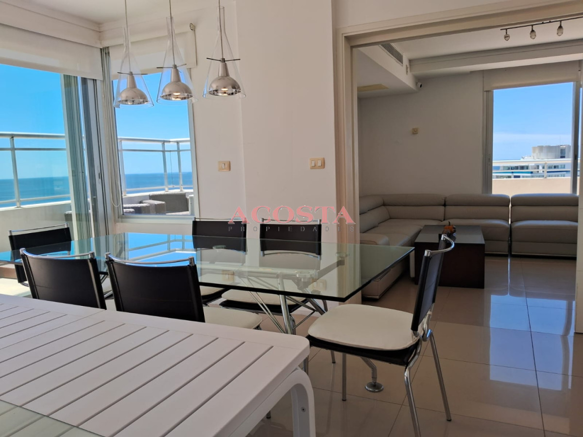 Apartamento ID.152 - pent house en zona de playa brava 