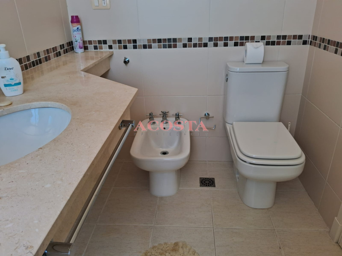 Apartamento ID.152 - pent house en zona de playa brava 