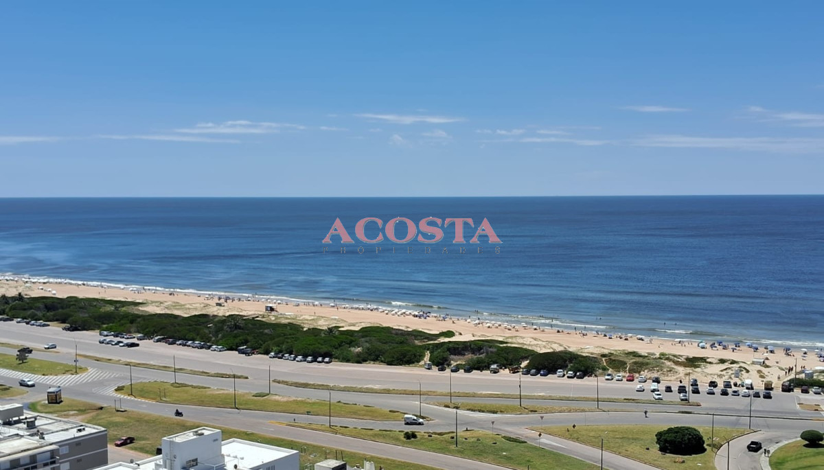 Apartamento ID.152 - pent house en zona de playa brava 