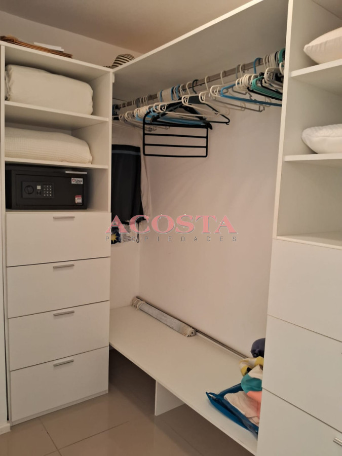 Apartamento ID.152 - pent house en zona de playa brava 