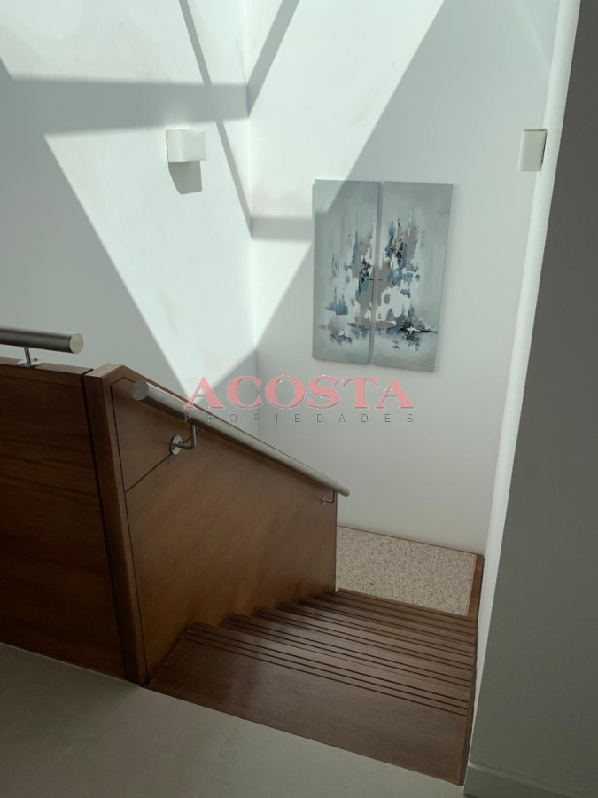 Casa ID.235 - Casa moderna de excelente construcción 