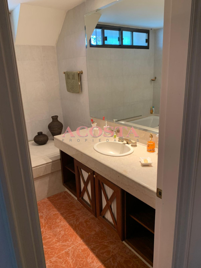 Casa ID.189 - Oportunidad en Playa Mansa 