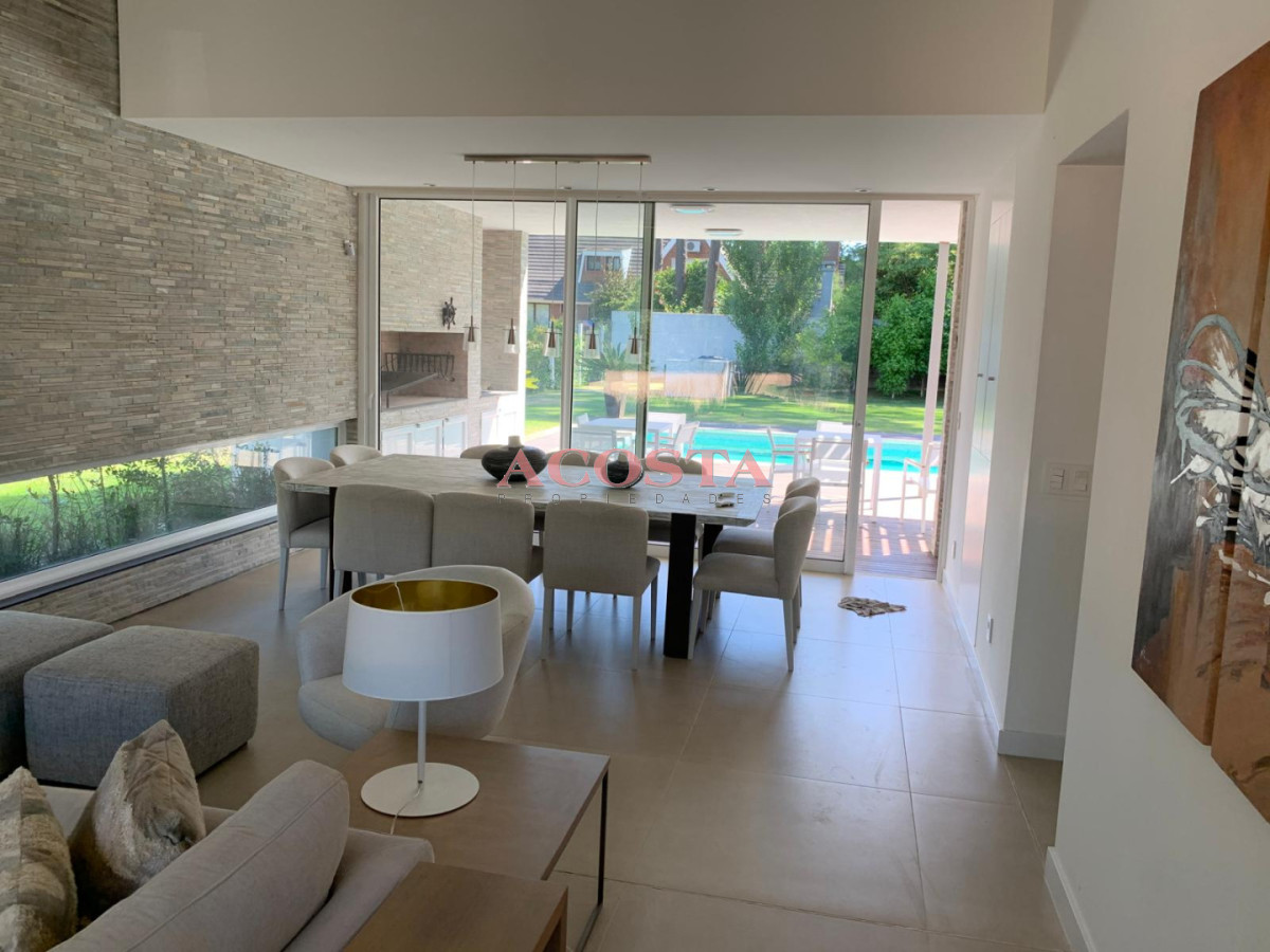 Casa ID.235 - Casa moderna de excelente construcción 