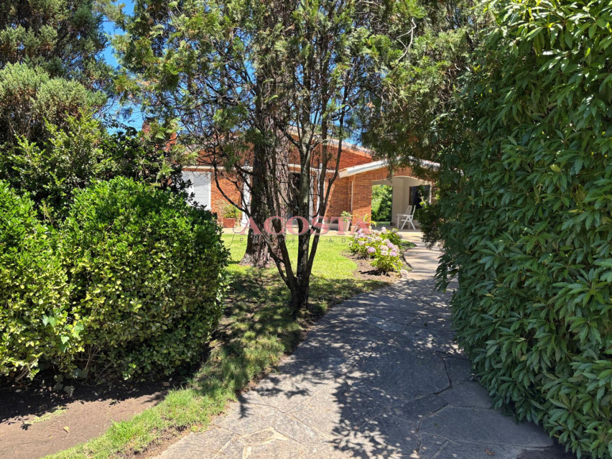 Casa ID.241 - Hermoso Jardin para disfrutar en familia 