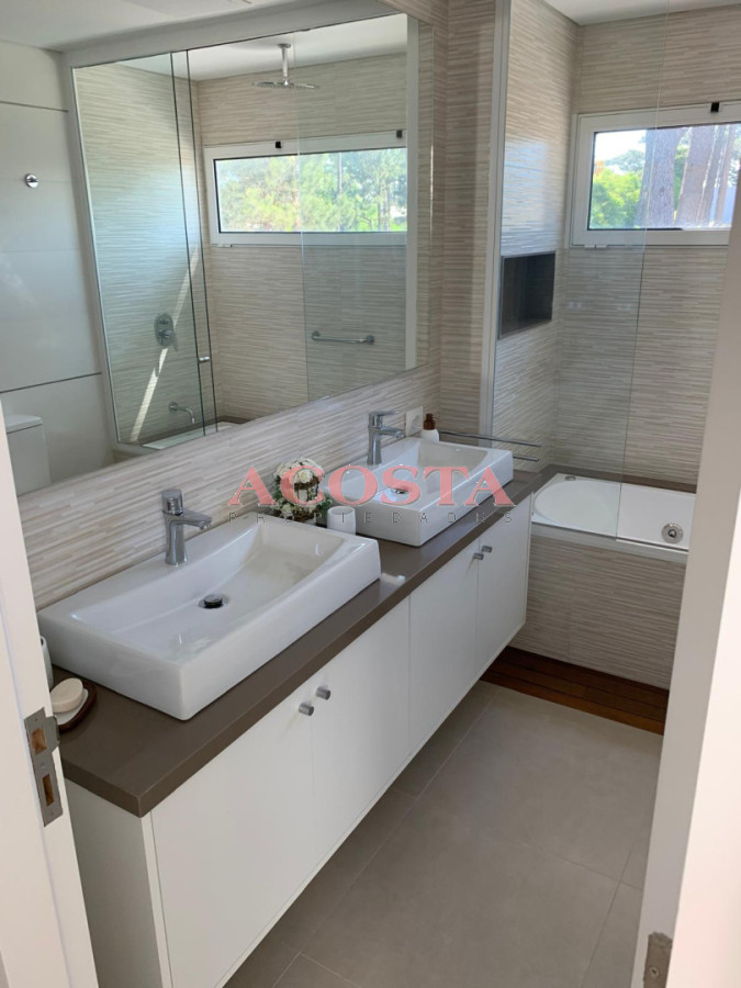 Casa ID.235 - Casa moderna de excelente construcción 