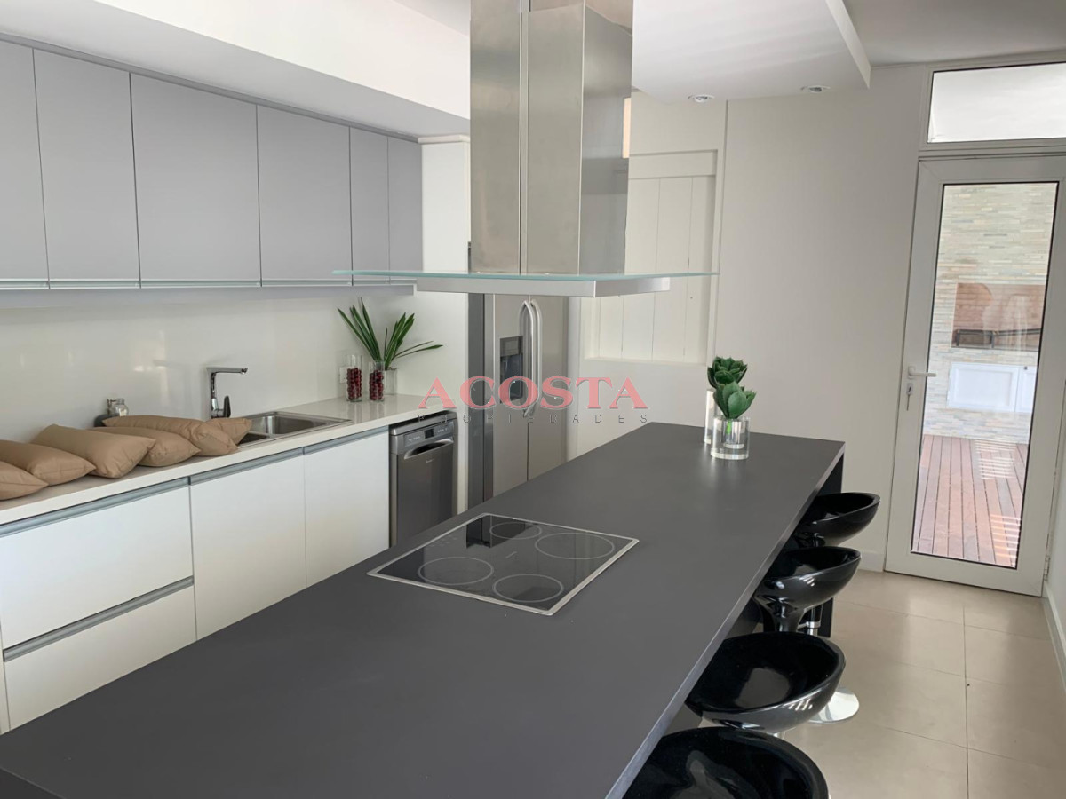 Casa ID.235 - Casa moderna de excelente construcción 