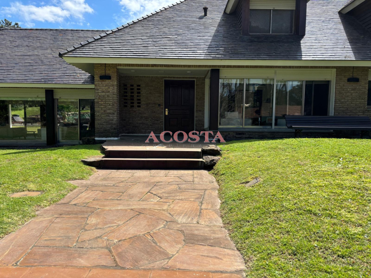 Casa ID.186 - casa premium a pocas cuadras de Punta Shopping 