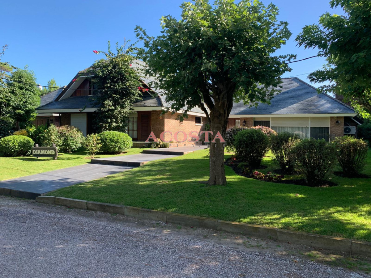 Casa ID.189 - Oportunidad en Playa Mansa 