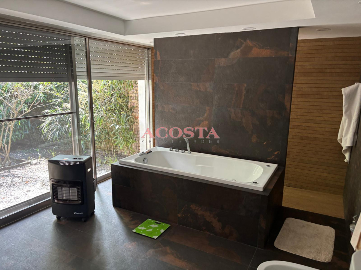 Casa ID.186 - casa premium a pocas cuadras de Punta Shopping 