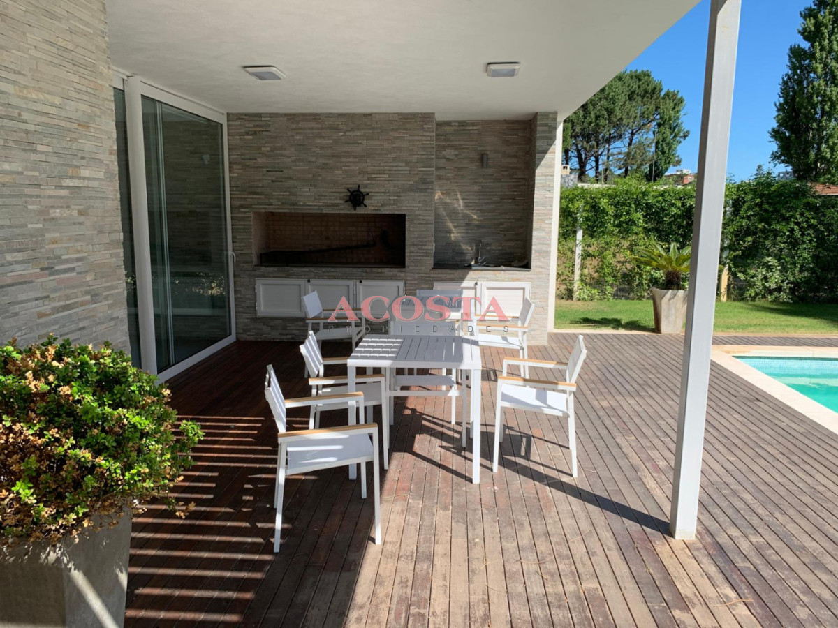 Casa ID.235 - Casa moderna de excelente construcción 