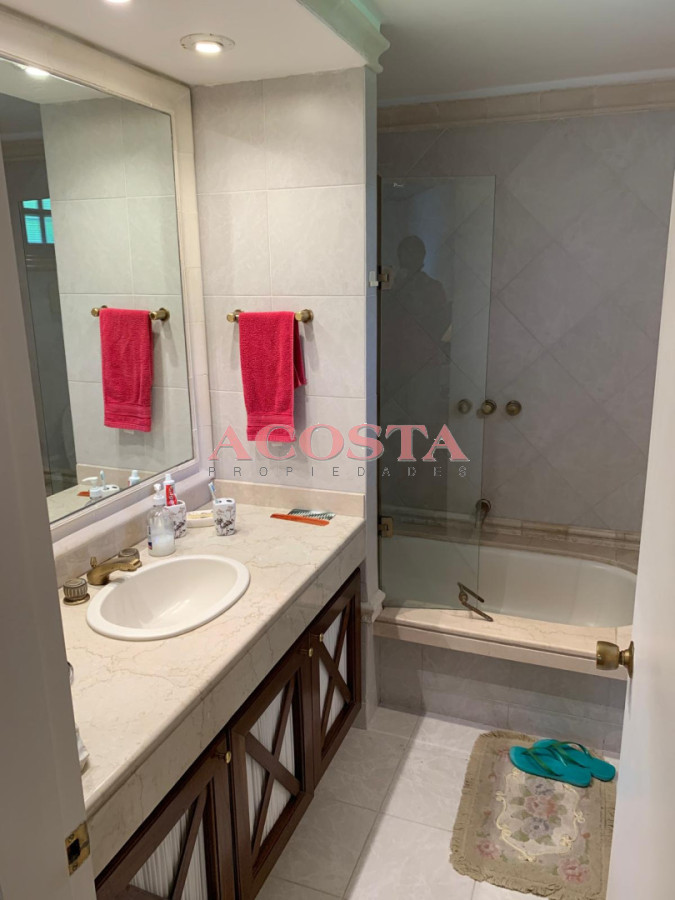 Casa ID.189 - Oportunidad en Playa Mansa 