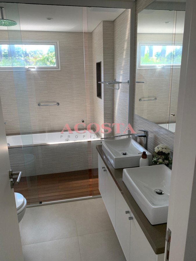 Casa ID.235 - Casa moderna de excelente construcción 