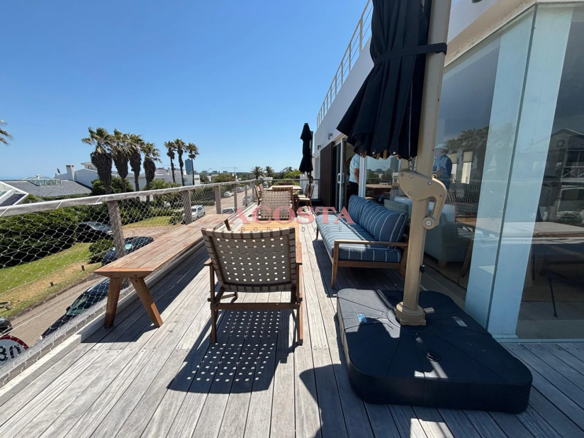 Casa ID.232 - Hermosa casa con vista al mar a metros de Playa Los Cangrejos 