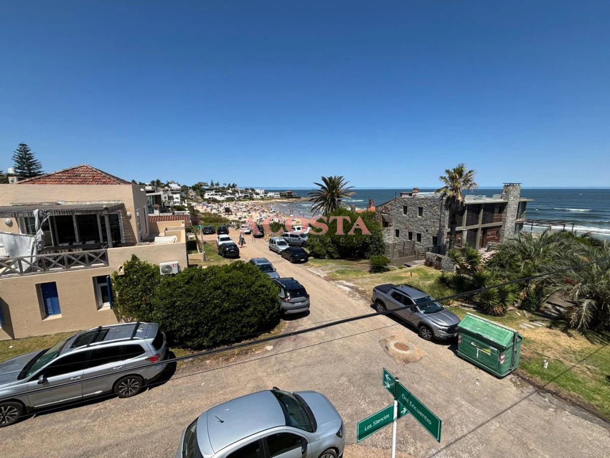 Casa ID.232 - Hermosa casa con vista al mar a metros de Playa Los Cangrejos 