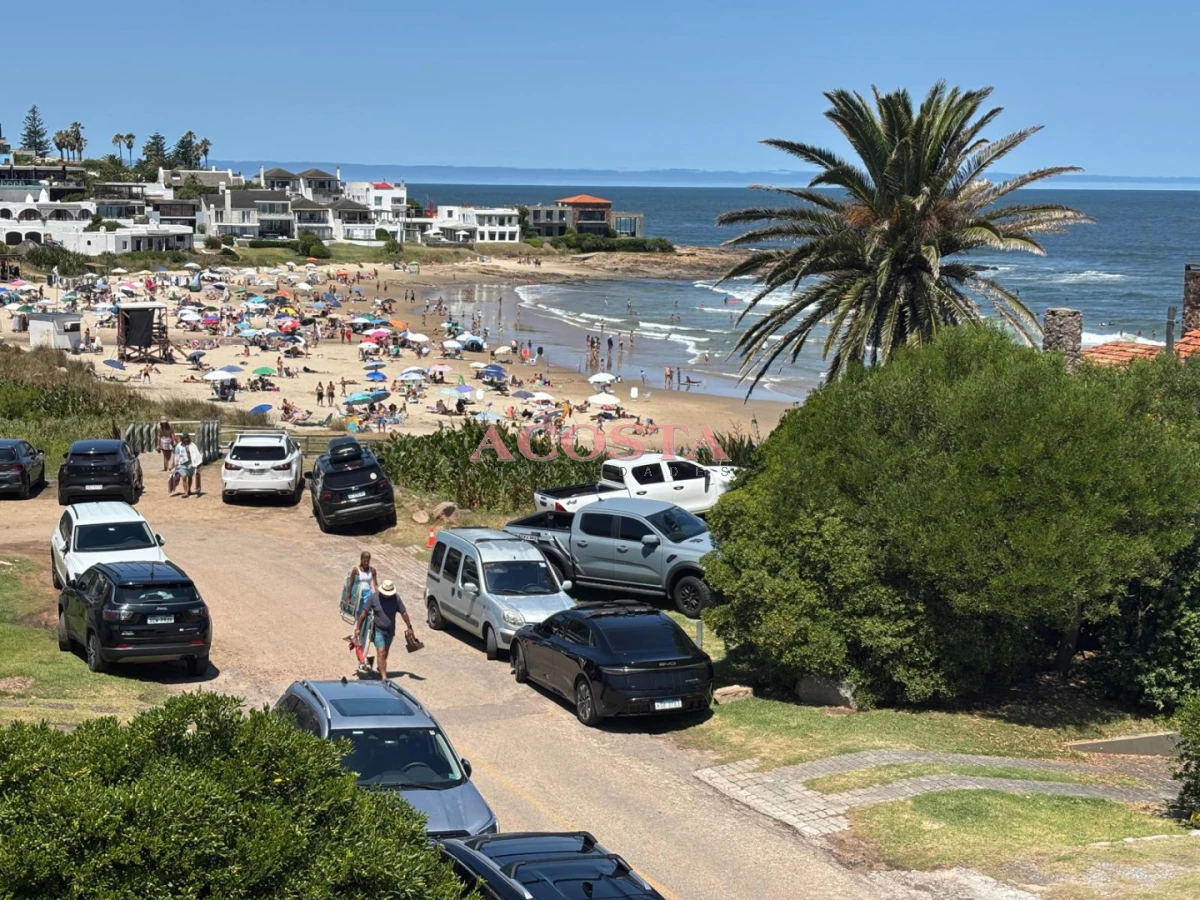 Casa ID.232 - Hermosa casa con vista al mar a metros de Playa Los Cangrejos 