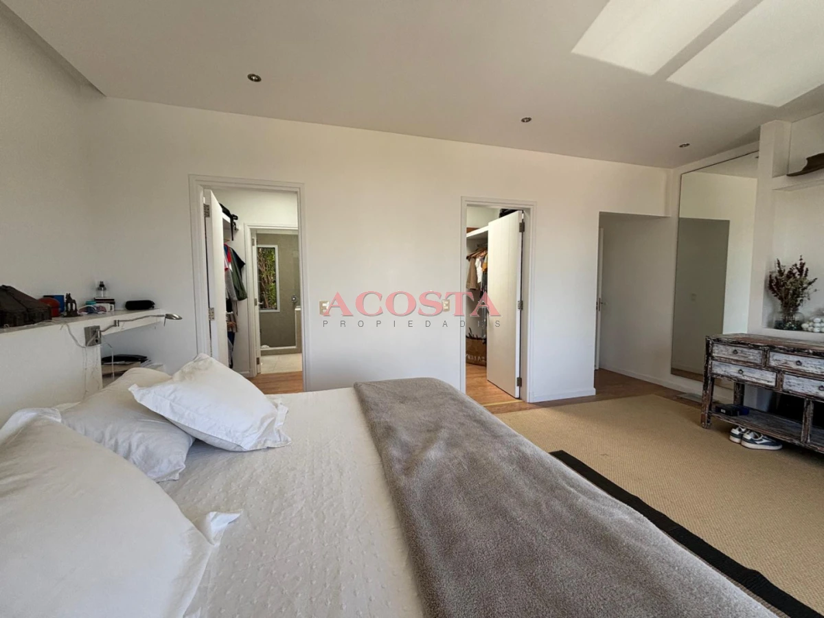 Casa ID.232 - Hermosa casa con vista al mar a metros de Playa Los Cangrejos 