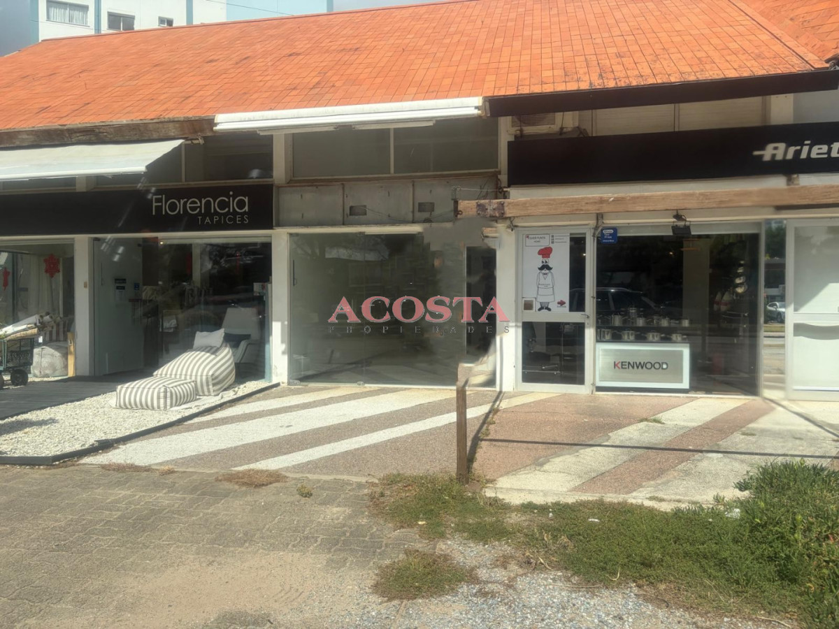 Local Comercial ID.206 - oportunidad en zona de Aidy Grill